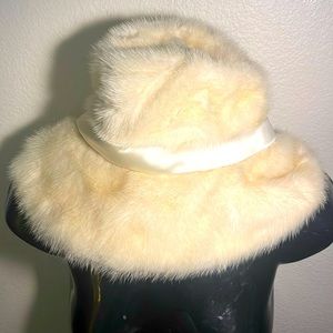 Speiser Furs Vintage Small Bucket Creamy Color Hat Beautiful Very Classy